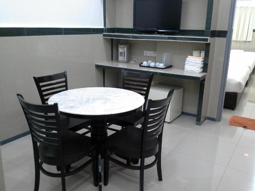 Burmahtel Hotel George Town Extérieur photo