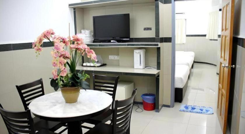 Burmahtel Hotel George Town Extérieur photo