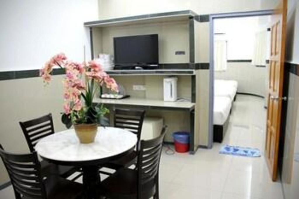 Burmahtel Hotel George Town Extérieur photo